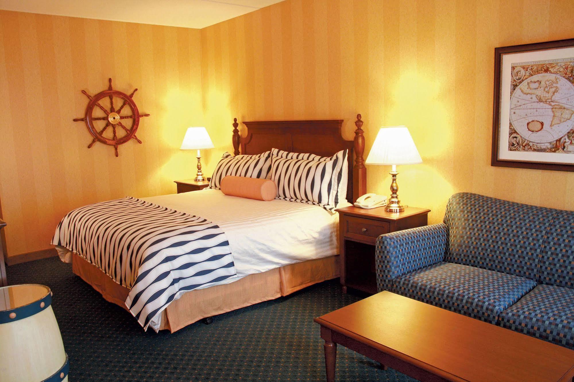 Fulton Steamboat Inn Ronks Room photo